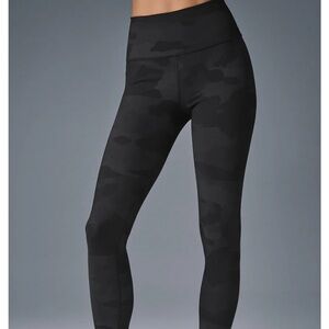 ALO Women's Black Camouflage Leggings